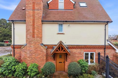 undefined, Rouse Close, Weybridge, KT13 9DH