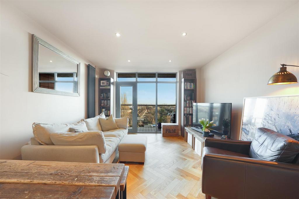 Flat 31, 1 The Roundway - Wbr6 Ps Mf CPTfh Ki Qc9ex.jpg