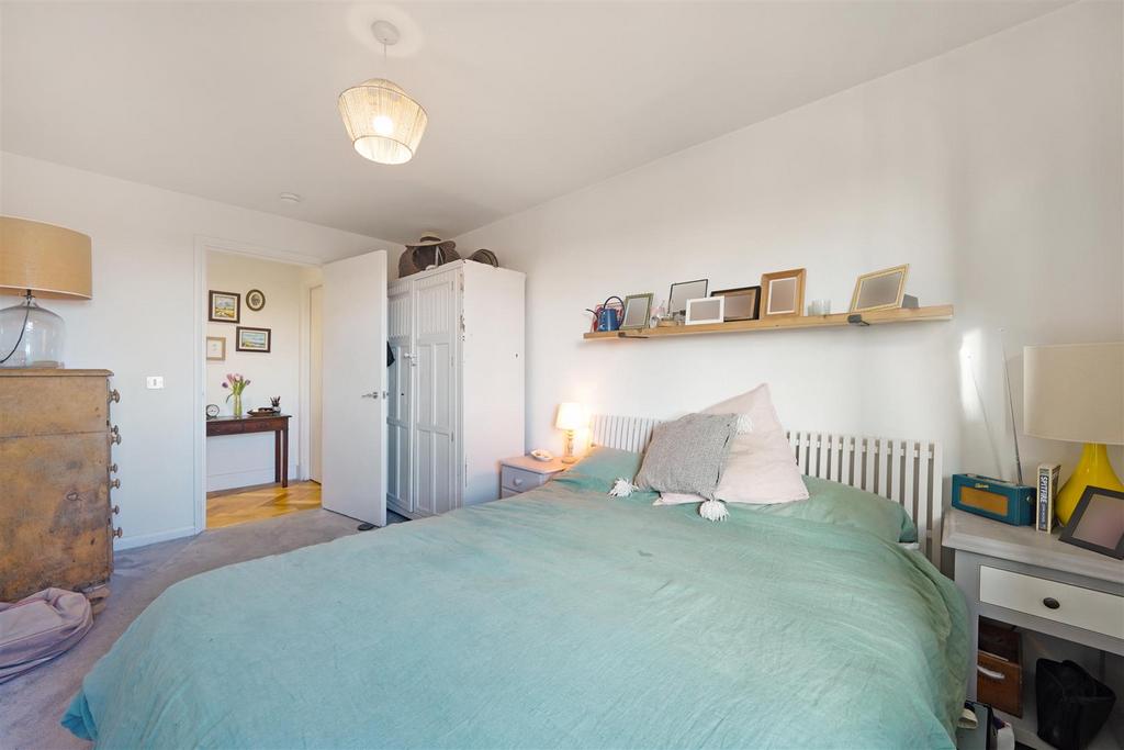 Flat 31, 1 The Roundway - n I9 Xy3ezcnj S8vl Pv0c L.jpg