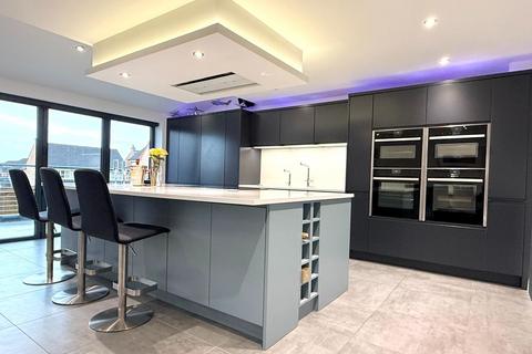 4 bedroom detached house for sale, Manrico Drive, Lincoln LN1