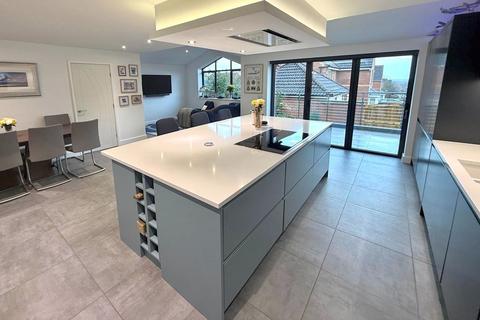 4 bedroom detached house for sale, Manrico Drive, Lincoln LN1