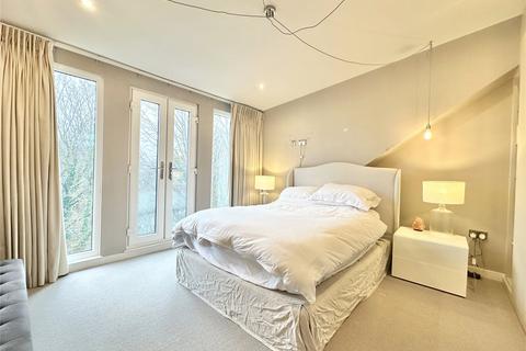 4 bedroom terraced house for sale, Danefield Road, Trafford M33