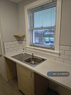 2 bedroom flat to rent, Lochleven Road, Lochore, KY5