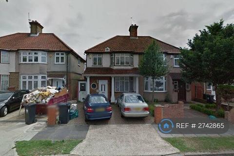 2 bedroom flat to rent, Heston, Hounslow, TW5