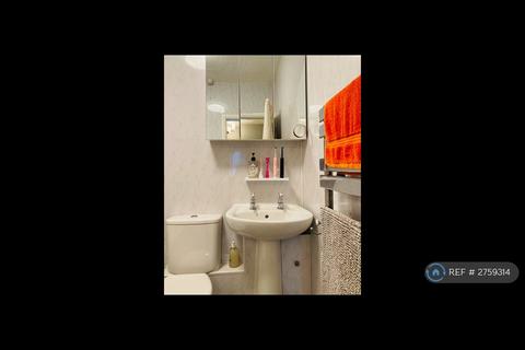1 bedroom flat to rent, Selborne Road, Littlehampton, BN17