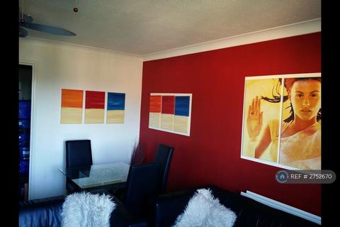 2 bedroom flat to rent, Orchid Gardens, Hounslow, TW3