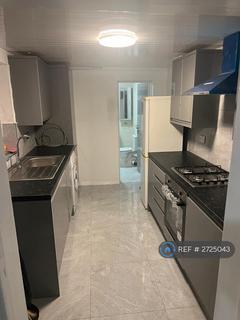 4 bedroom detached house to rent, Grenadier Street, London, E16