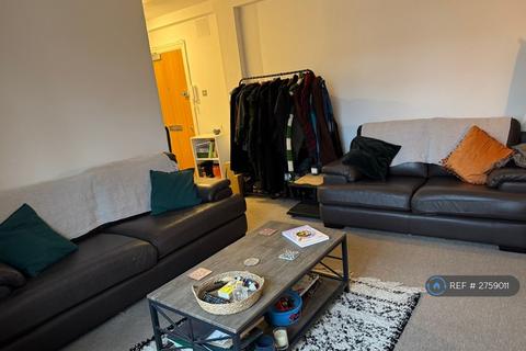 3 bedroom flat to rent, North Hill, Highgate, N6