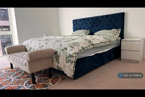 2 bedroom flat to rent, Clark House, London, SW6