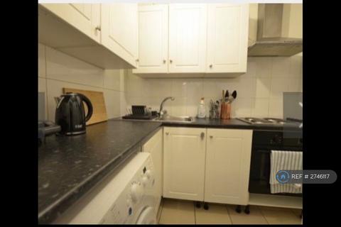 Studio to rent, Springfield Road, London, HA1