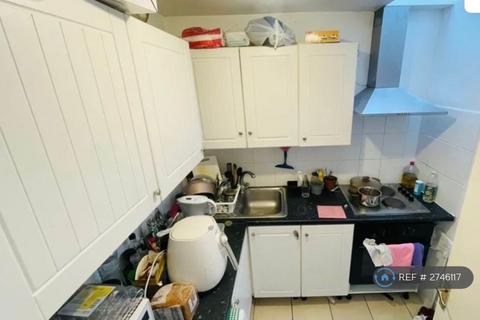 Studio to rent, Springfield Road, London, HA1