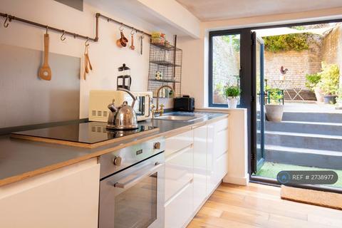 1 bedroom flat to rent, Daneville Road, London, SE5