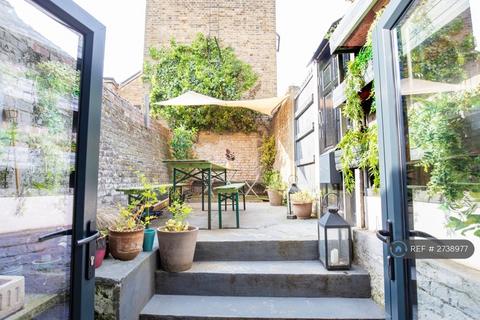 1 bedroom flat to rent, Daneville Road, London, SE5