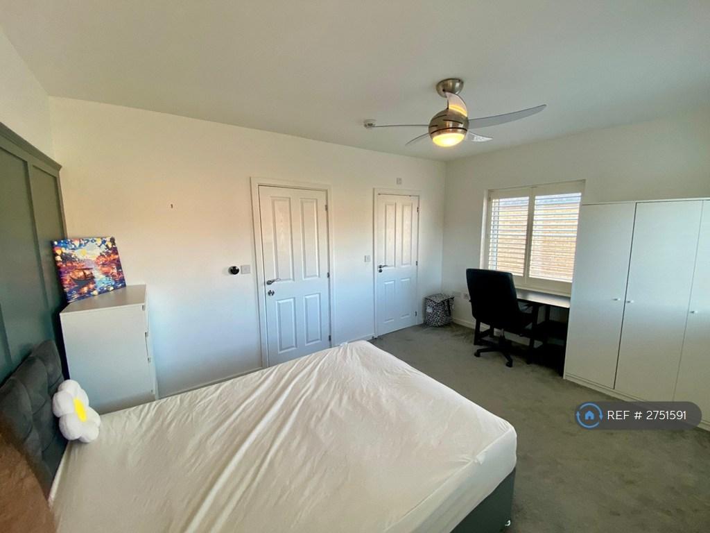 Room1 Pic2
