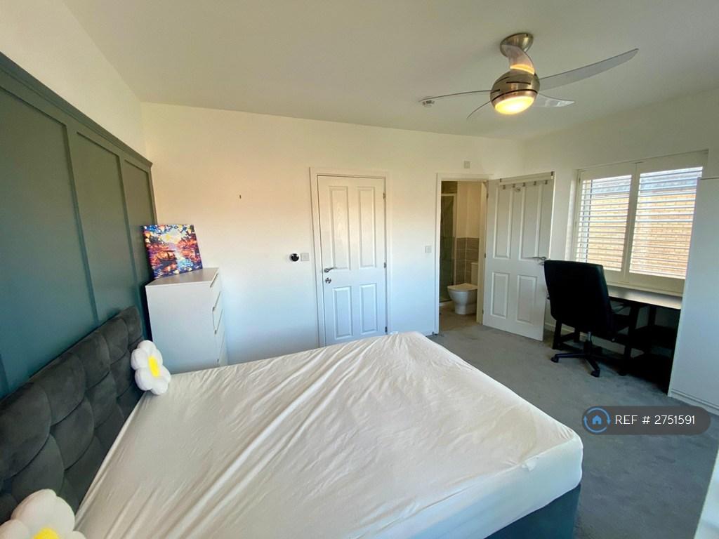 Room1 Pic3