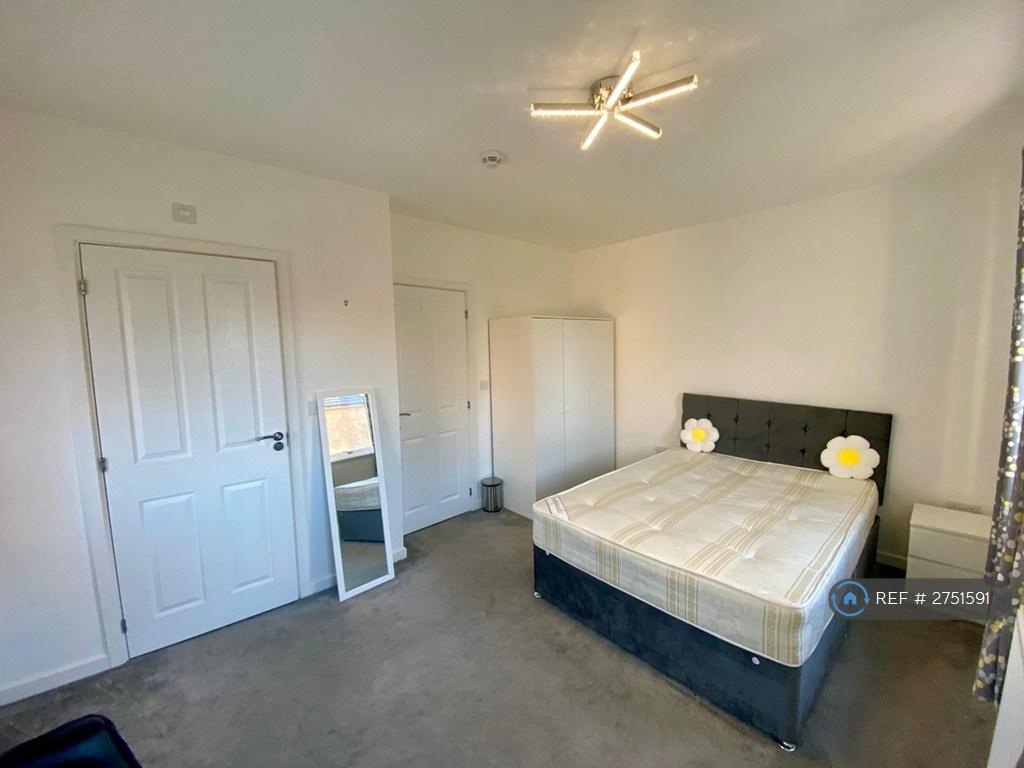 Room2 Pic1