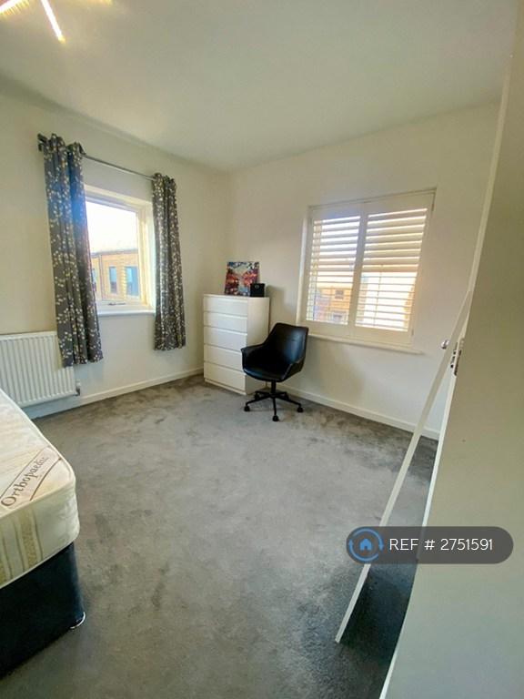 Room2 Pic2