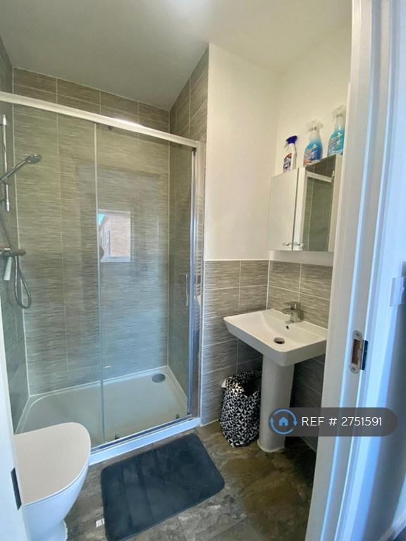 Room2 Ensuite