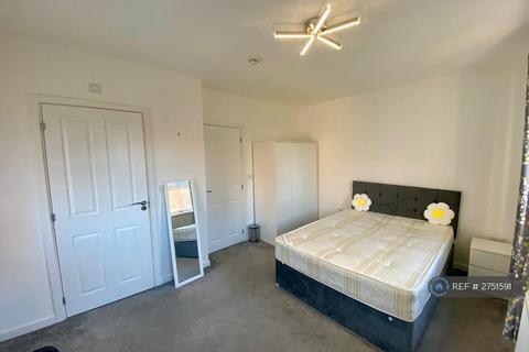 undefined, Felnex Avenue, Wallington, SM6
