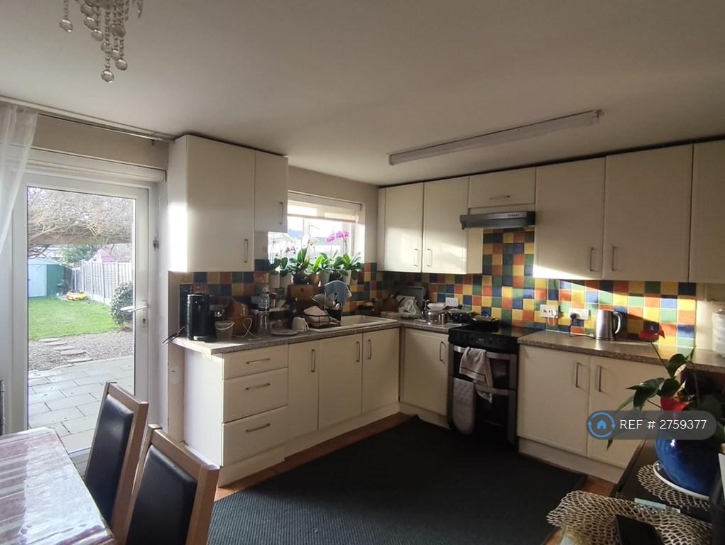 Kitchen Pic 1