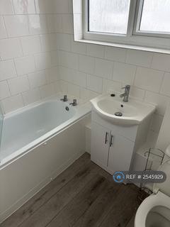 2 bedroom maisonette to rent, Chingford Avenue, London, E4