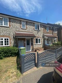 3 bedroom terraced house to rent, Ruth Close, Farnborough, GU14