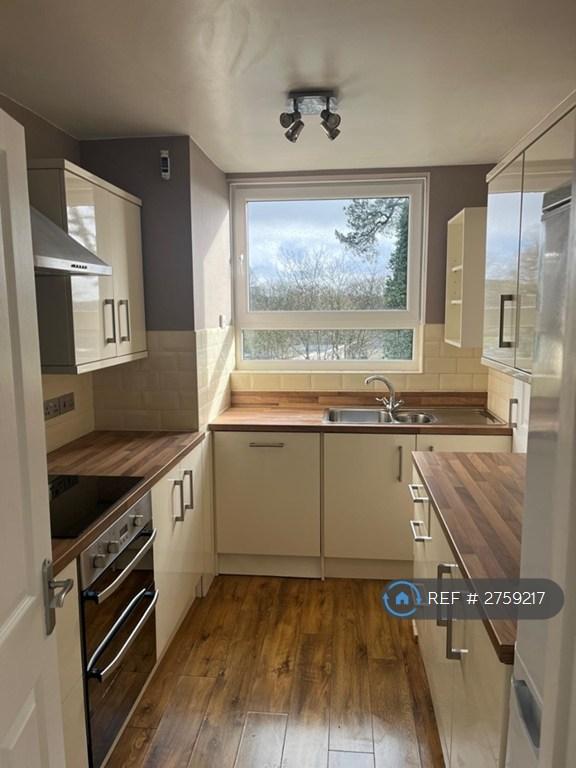 Kitchen 3.0 x 2.67m