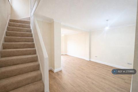 3 bedroom semi-detached house to rent, Cornwallis Avenue, London, N9