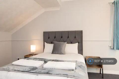 2 bedroom flat to rent, Station Road, Washington, NE38