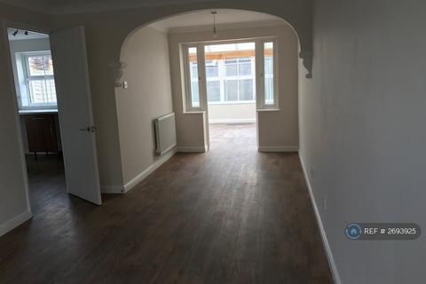 3 bedroom detached house to rent, Milton Bridge, Wootton, Northampton, NN4