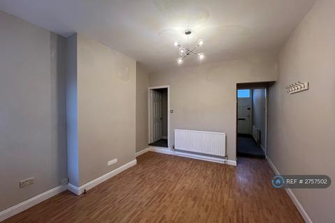 2 bedroom semi-detached house to rent, Highfield Grove, West Bridgford, Nottingham, NG2