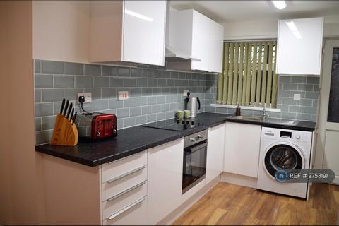 3 bedroom semi-detached house to rent, Derby, Derby, DE22