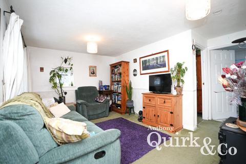 3 bedroom semi-detached house for sale, Adelsburg Road, Canvey Island, SS8