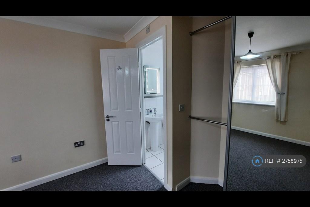 Bedroom 1 &amp; Ensuite