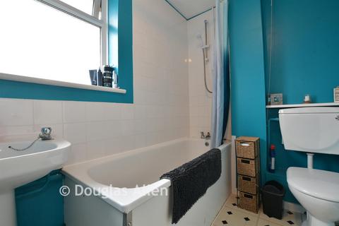 2 bedroom maisonette for sale, Victor Close, Hornchurch RM12