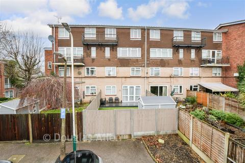 2 bedroom maisonette for sale, Victor Close, Hornchurch RM12