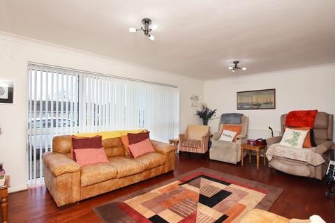 3 bedroom detached house for sale, Coed Yr Esgob, Llantrisant, Pontyclun CF72 8EL