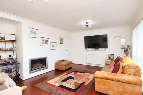 3 bedroom detached house for sale, Coed Yr Esgob, Llantrisant, Pontyclun CF72 8EL