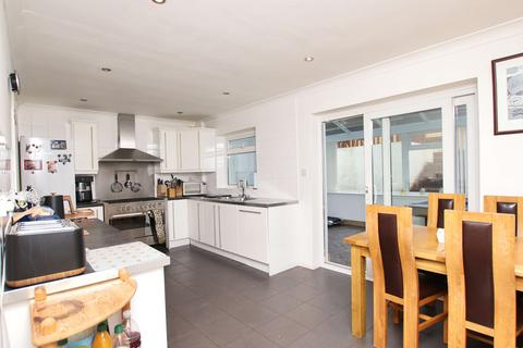 3 bedroom detached house for sale, Coed Yr Esgob, Llantrisant, Pontyclun CF72 8EL