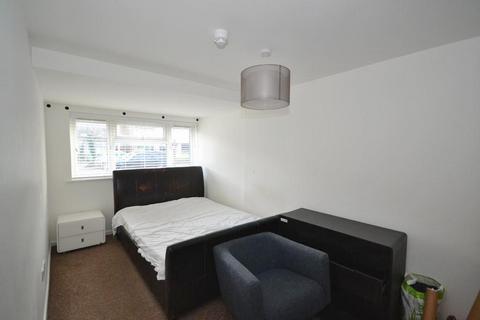 1 bedroom in a house share to rent, Conniburrow, Milton Keynes MK14