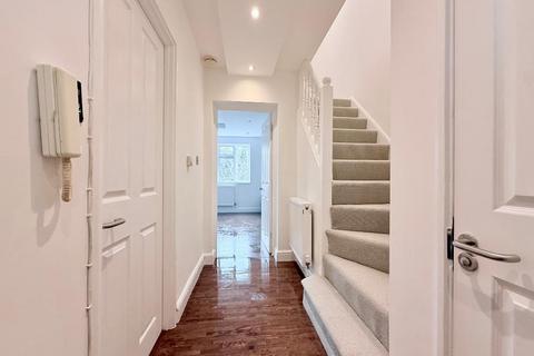 2 bedroom flat to rent, Glendun Road, East Acton, London, W3 7EF