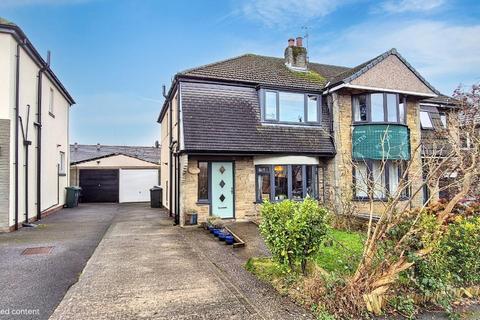 3 bedroom semi-detached house to rent, Warwick Drive, Clitheroe, BB7 2BG