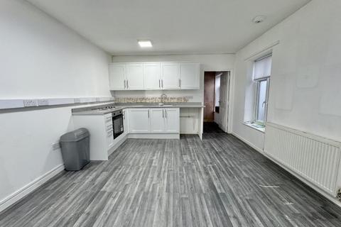 Studio to rent, Beverley Road, Stone Cross, West Bromwich, B71 2LS