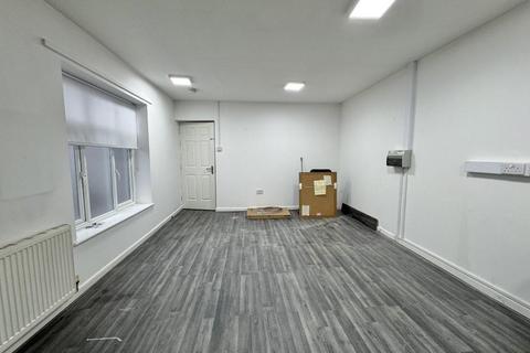 Studio to rent, Beverley Road, Stone Cross, West Bromwich, B71 2LS