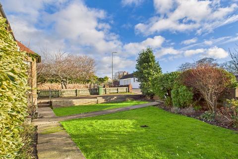 3 bedroom bungalow to rent, Countess Road, Dunbar, East Lothian, EH42