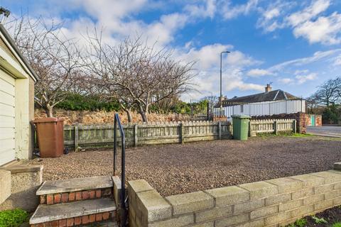 3 bedroom bungalow to rent, Countess Road, Dunbar, East Lothian, EH42