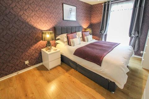 3 bedroom terraced house to rent, Woodside Way, Croydon, Surrey, CR0