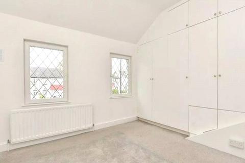 2 bedroom apartment to rent, Lower Addiscombe Road, Croydon, CR0