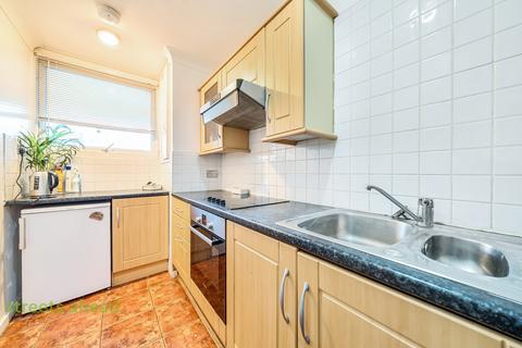 2 bedroom apartment to rent, Woburn Court, Wellesley Road, Croydon, CR0