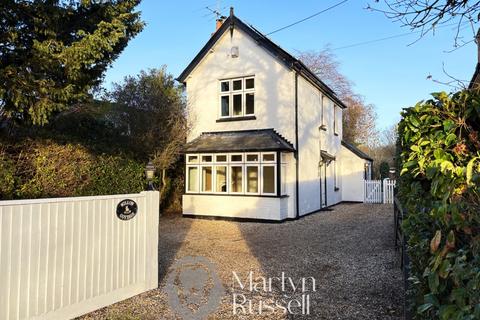 2 bedroom detached house for sale, Reading Road, Finchampstead, Wokingham, Berkshire, RG40 4RA